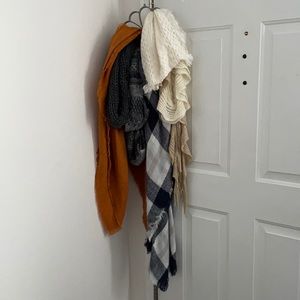 Women’s scarves